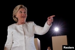 លោកស្រី Hillary Clinton បេក្ខជន​ប្រធានាធិបតី​មក​ពី​គណបក្ស​ប្រជាធិបតេយ្យ នៅ​រដ្ឋ Florida កាលពី​ថ្ងៃទី១ ខែវិច្ឆិកា ឆ្នាំ២០១៦។