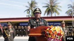 លោកហ៊ីង ប៊ុនហៀង ​មេបញ្ជា​ការកងអង្គរក្សលោកហ៊ុន សែនថ្លែង​ប្តេជ្ញាការពាររដ្ឋាភិបាល។​