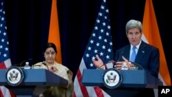 លោក​រដ្ឋ​មន្រ្តី​ក្រសួង​ការបរទេស John Kerry និយាយ​ទៅ​កាន់​អ្នក​កាសែត​នៅ​ក្នុង​រដ្ឋធានី​វ៉ាស៊ីនតោន​ កាលពី​ថ្ងៃទី២២ ខែកញ្ញា ឆ្នាំ២០១៥។