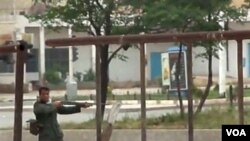 Pasukan Suriah terus melakukan penindakan terhadap demonstran anti-pemerintah.