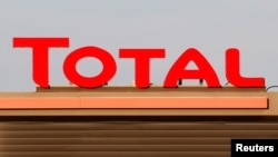 Le logo du groupe Total à Laplume, France, le 16 janvier 2020. 