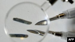 RFID čipovi ugrađeni su u kreditne kartice. 