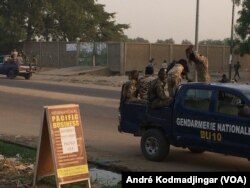 Le stade municipal du 7e arrondissement de ville de N'Djamena, Tchad, le 17 novembre 2016. (VOA/André Kodmadjingar)