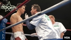 Mark Wahlberg berperan sebagai Micky Ward, Christian Bale sebagai Dicky Eklund, dan Mickey O’Keefe sebagai dirinya sendiri dalam film "The Fighter".