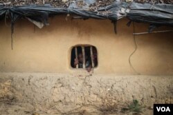 Rohingya children at Kutapalong Camp in Bangladesh. (J. Owens/VOA)