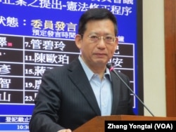 台湾执政党国民党立委吴育昇(美国之音张永泰拍摄)