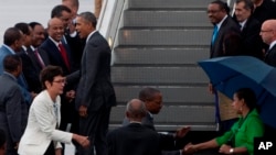 رهبران افریقایی آقای اوباما را تا پای طیاره مشایعت کردند