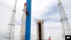 ایران پنجشنبۀ گذشته راکت فضایی موسوم به "سیمرغ" راموفقانه آمازیش کرد، راکتی که قادر است دستگاه ستلایت را به فضای بفرستد