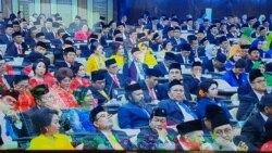 Suasana Sidang Paripurna DPR yang secara resmi memilih politisi perempuan Partai Demokrasi Indonesia Perjuangan (PDIP) Puan Maharani menjadi Ketua Dewan Perwakilan Rakyat periode 2019-2024. (Foto: Fathiyah Wardah)
