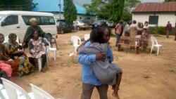 Wani mahaifi da ya karbi 'yarsa bayan da aka sako daliban Bethel