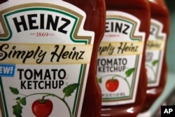 One of the most familiar products made by H.J. Heinz Co.is its signature ketchup.
