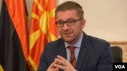 Македонки премиер Христијан Мицковски