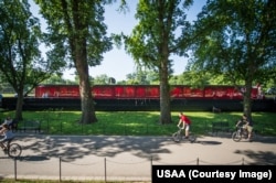 The poppy memorial is located near the Lincoln Memorial Reflecting Pool – with the Lincoln Memorial to the west, the Korean War Memorial to the south, the reflecting pool due north and the World War II Memorial to the east.