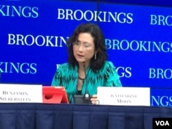 卫斯理女子学院政治学教授的文馨善 (美国之音莉雅拍摄)