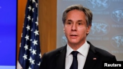 美国国务卿布林肯在他就任后的首次记者会上回答记者的提问。(2021年1月27日)