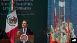 ប្រធានាធិបតី​ម៉ិកស៊ិក​​ លោក​ Enrique Pena Nieto ថ្លែង​នៅ​ក្នុង​​ពិធី​​ចុះ​ហត្ថលេខា​​លើ​ច្បាប់មួយ​ចំនួន​​ស្តីអំពី​កំណែ​ទម្រង់​វិស័យ​ថាមពល​​របស់​ខ្លួន​កាលពី​​ថ្ងៃច័ន្ទ​​ទី១១​ខែ​សីហា ឆ្នាំ២០១៤។