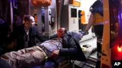 در انفجار موتر بم گذاری شده در انقره کم از کم ۲۸ تن کشته و ۶۱ تن زخمی شدند.