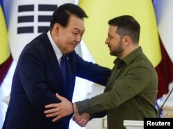 윤석열 한국 대통령이 지난 7월 크이우를 방문하고 볼로디미르 젤렌스키 우크라이나 대통령과 회담했다.