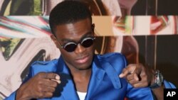 OMI arrives at the MTV Video Music Awards at the Microsoft Theater, Aug. 30, 2015, in Los Angeles. 