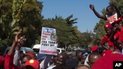 Manifestation contre la fermeture du journal The Post à Lusaka, en Zambie, le 22 juin 2016.
