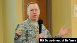 버나드 샴포 전 미 8군 사령관.