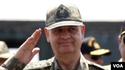 Jenderal (Purnawirawan) Ilker Basbug (foto: dok) ditahan di rumahnya hari Jumat (6/1).