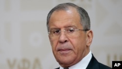 Rossiya Tashqi ishlar vaziri Sergey Lavrov bugun Toshkentda rasmiylar bilan muloqot qilgan. Avvalroq O'zbekiston va Rossiya prezidentlari Ufada uchrashdi. Putinning Islom Karimovni davlat tashrifi bilan Rossiyaga taklif qilishi ortidan kuzatilmoqda.