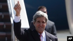 د افغانستان د کندز په ښار کې د یو موټربمي چاودنې وروسته لوگي او دوړې کتل کیږي. دا تصویر د پولیسو پر مرکز باندې د طالبانو د برید پر وخت اخیستل شوی.<br />
&nbsp;