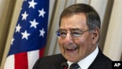 Menteri Pertahanan AS, Leon Panetta (25/4)