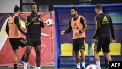 Para pemain tim Belgia berlatih di Dedovsk, di luar Kota Moskow, 4 Juli 2018.