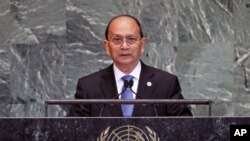 លោក​ប្រធានាធិបតី ថេន សេន (Thein Sein) បង្ហាញមុខលើកដំបូង​ជាអន្តរជាតិ នៅក្នុងកិច្ច​ពិភាក្សា​ប្រចាំ​ឆ្នាំ​នៅ​​មហា​សន្និបាត​អង្គការ​សហប្រជា​ជាតិ។​