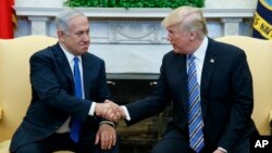 President Donald Trump meets with Israeli Prime Minister Benjamin Netanyahu in the Oval Office of the White House, March 5, 2018. (AP Photo/Evan Vucci)