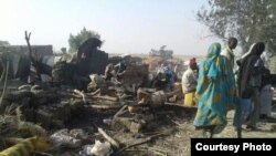 រូប​ថត​ពី​កន្លែង​កើត​ហេតុ​ ដែល​យោធា​នីហ្សេរីយ៉ា​ទម្លាក់​គ្រាប់​បែក​ច្រឡំ​លើ​ជំរំ​ជន​ភៀស​ខ្លួន។