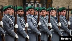 გერმანელი ჯარისკაცები ბერლინში, გერმანია. 22 მაისი, 2024 წ.