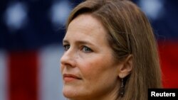 Amy Coney Barrett, hakim Pengadilan Banding Sirkuit ke-7, dalam acara pengumuman nominasi Hakim Agung Mahkamah Agung AS, oleh Presiden Donald Trump, di Gedung Putih, Washington DC, 26 September 2020. (Foto: Reuters)