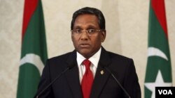 Presiden baru Maladewa, Mohammed Waheed Hassan setuju selenggarakan pemilu dini.