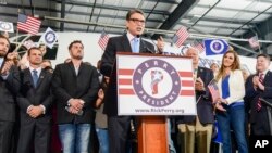 Mantan Gubernur Texas, Rick Perry Rick Perry resmi mencalonkan diri dalam pemilihan presiden tahun 2016 dalam pengumuman di Addison, Texas 4 Juni lalu (foto: dok).
