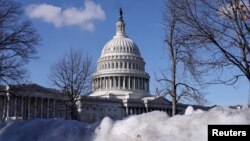 อาคารรัฐสภาสหรัฐฯ และกองหิมะในอาณาบริเวณใกล้เคียง วันที่ 17 มกราคม 2025 (ที่มา: Reuters)