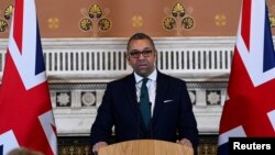 جیمز کلورلی، وزیر امور خارجه بریتانیا