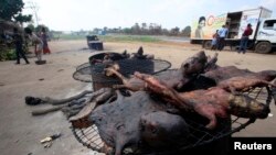 La consommation de viande de brousse est déconseillée, car elle peut aider à répandre le virus à Ebola (Reuters)