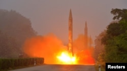 지난해 북한 조선인민군 전략군 화성포병부대의 탄도미사일 발사 장면. (자료사진)