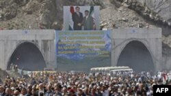 Tojikiston hukumati yangi gidrostansiyalar qurish qarorida qat'iy. Omma buni quvvatlaydi, deydi rasmiylar.