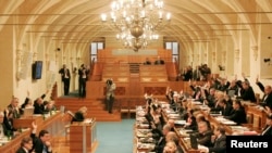 捷克参议院2009年5月6日举行院会的情景（路透社）