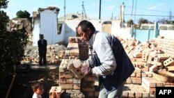 Ko’p qavatli binolar ham barpo etilmoqda. Hozirgacha 1700 ga yaqin ikki va uch xonali uylar qurildi, deydi rasmiylar.