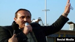 عباس لسانی، فعال ترک