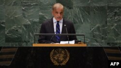 صدراعظم پاکستان گفت است که در حال حاضر، شاخه خراسان داعش، شبکۀ القاعده، تحریک طالبان پاکستانی، جنبش اسلامی ترکستان شرقی، جنبش اسلامی اوزبیکستان و انصارالله در داخل افغانستان حضور دارند.