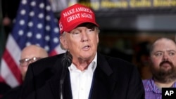 Bivši predsednik Donalda Tramp u Ohaju, 22. februara 2023. (Foto AP/Matt Freed)