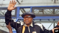 Papa Wemba, photographié à Paris en 2004, est décédé à l'âge de 66 ans. 