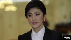 Posting Twitter Yingluck Shinawatra menuduh pemerintahnya tidak becus dan menjalankan kroni-isme.