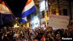 巴拉圭民众2021年3月9日抗议政府应对新冠疫情不力（路透社）